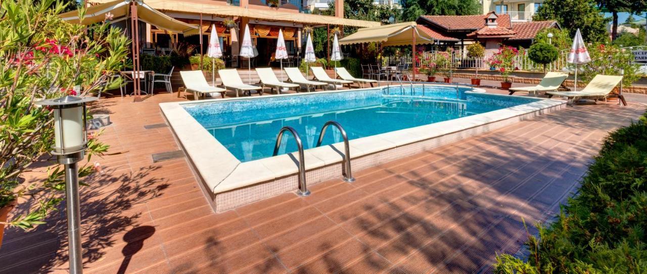 Hotel Capri ネセバル エクステリア 写真